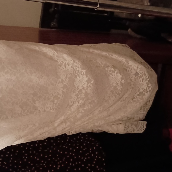 A lace dress , wear for beach or party wedding - Picture 2 of 4